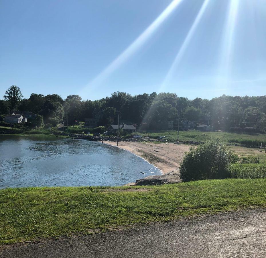Cozy Garden Apartment Along The Shoreline Guilford Eksteriør bilde